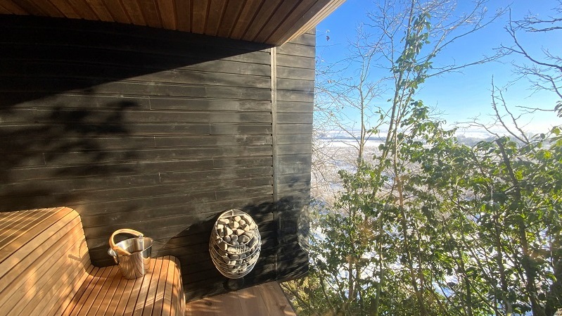 sauna in Happenoak treehouse for winter break